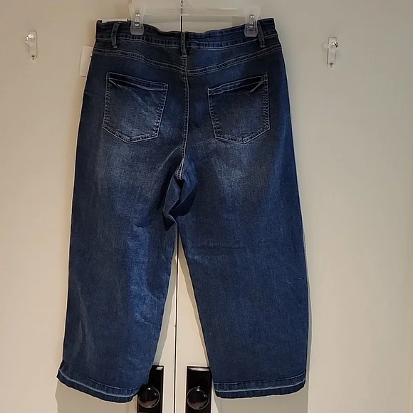 Jeans - Picture 4 of 4